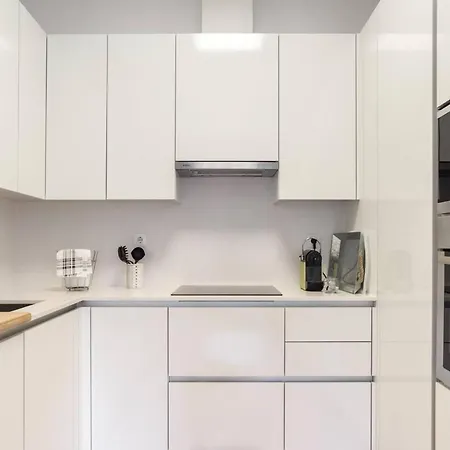 Spacious In With Terrace And Free Netflix * Lissabon