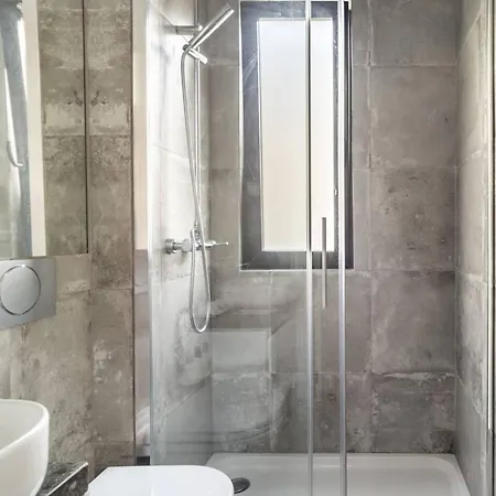 Spacious In With Terrace And Free Netflix * Lissabon