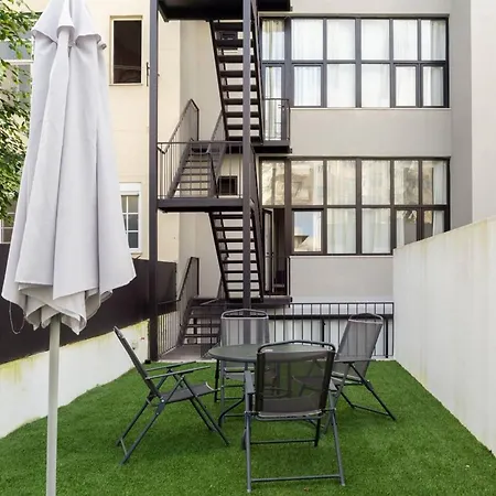 Apartment Spacious In With Terrace And Free Netflix